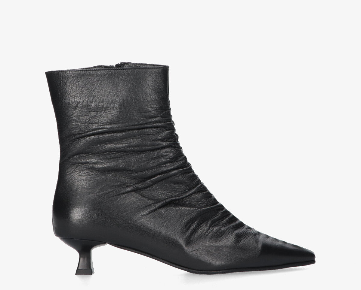 Charli 2-a