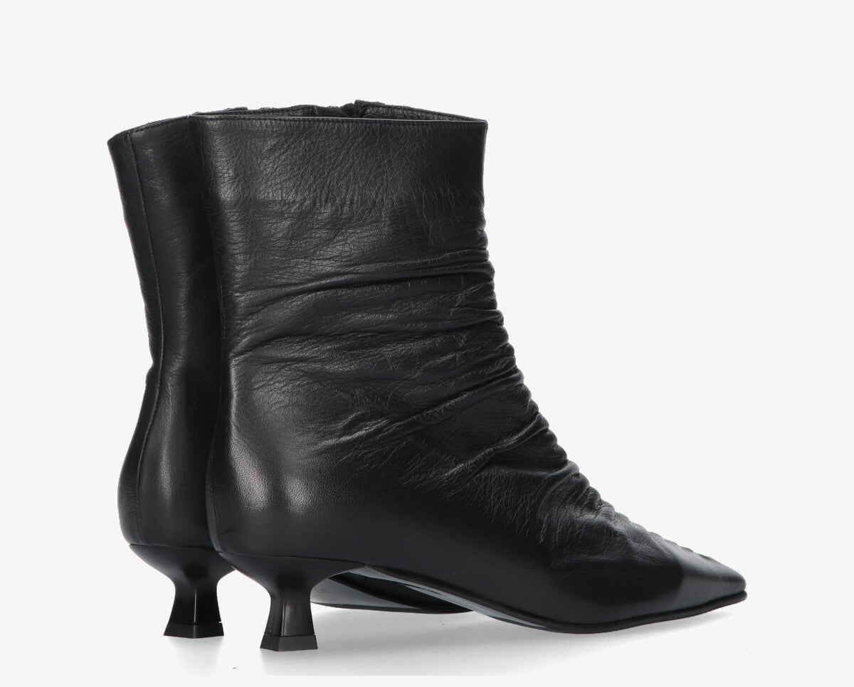 Charli 2-a